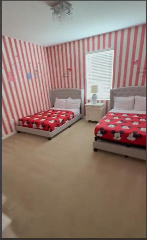Oakwood Oasis Hotel ดาเวนพอร์ต ภายนอก รูปภาพ